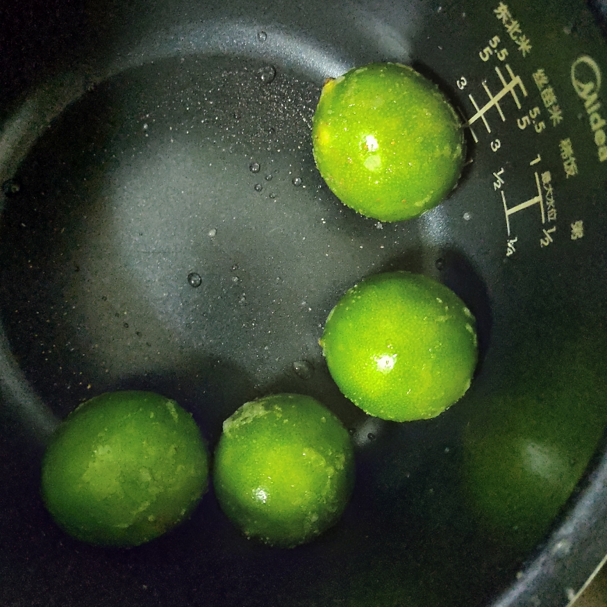 枣花蜜可以和柠檬百香果一起喝吗（百香、 柠檬、枣花蜂蜜、红茶的做法步骤）