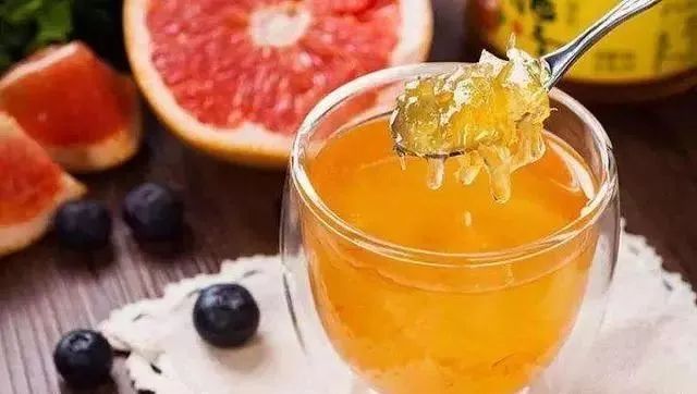 蜂蜜柚子茶怎么做（蜂蜜柚子茶的功效与作用）