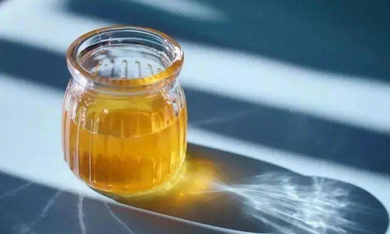 为什么荆条蜜喝起来有点酸(蜂蜜喝着有酸味是不是坏了) 为什么荆条蜜喝起来有点酸(蜂蜜喝着有酸味是不是坏了)