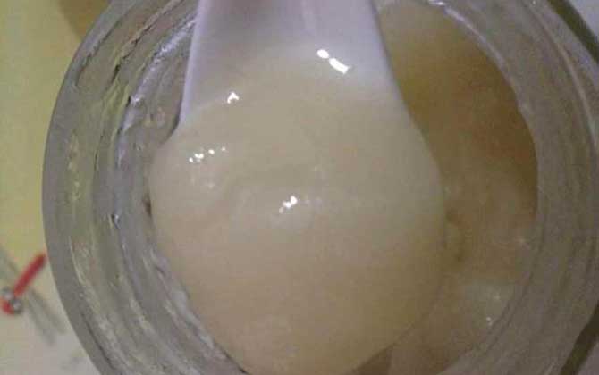 油菜蜜为什么容易结晶（油菜花蜂蜜为什么会结晶）