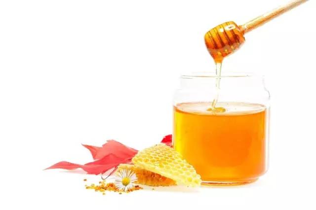 秋天喝枣花蜜润肺吗（秋天这样吃蜂蜜才润肺）