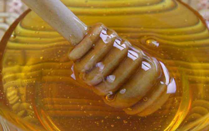 荆条蜜的颜色是什么（真的荆条蜜是什么颜色）