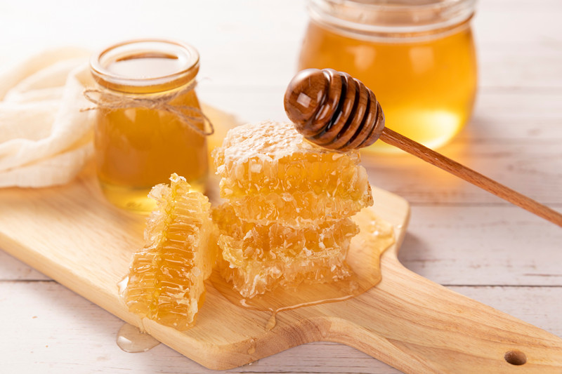 食用蜂蜜的禁忌（蜂蜜的食用方法和七个禁忌）
