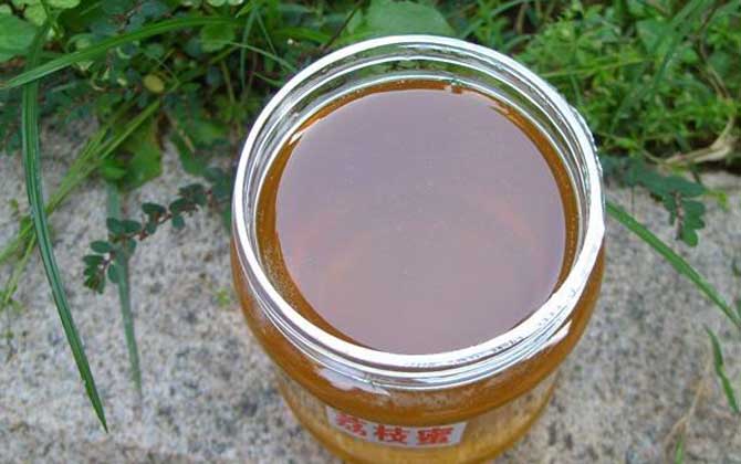 荔枝蜜是什么颜色（荔枝蜜怎么鉴别真假？）