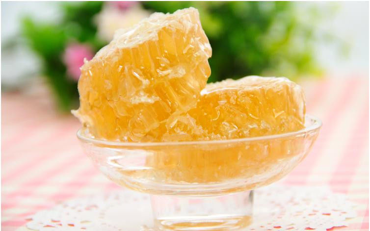 蜂巢蜜怎么存放好（蜂巢蜜的正确储存方法）