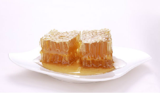 蜂巢蜜是热性还是凉性（蜂巢蜜的特点）