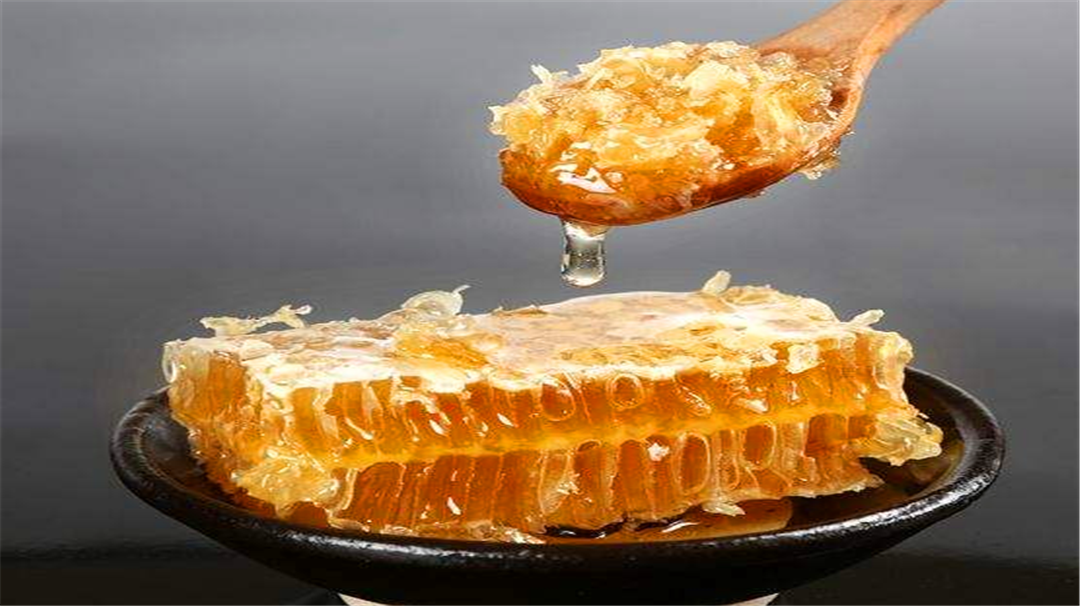 老蜂巢蜜是什么味道（蜂巢蜜的口感）