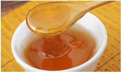 蜜蜂蜂王有黑的有黄的是为什么（为什么蜜蜂有的黄一点）