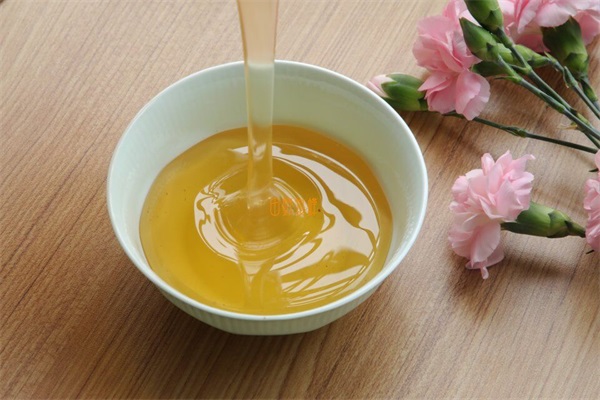 百花蜂蜜和洋槐蜂蜜哪个好喝（百花蜜和洋槐蜜的功效和作用）
