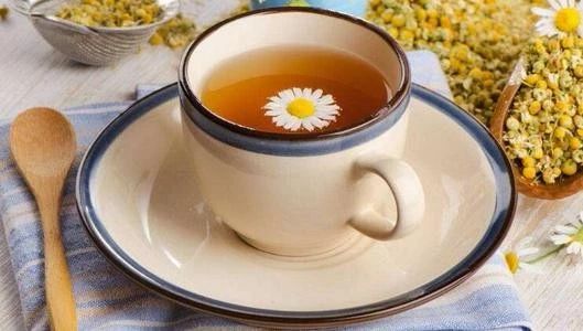 蜂蜜菊花茶的功效与作用（菊花茶蜂蜜的禁忌和食用方法）