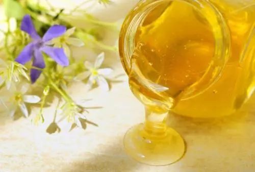 油菜蜜与柑橘蜜哪个好（油菜蜜和柑橘蜜的对比）