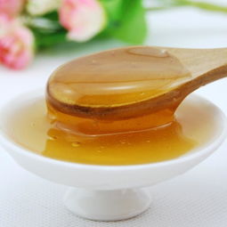 冬天蜜蜂喂什么东西最好（冬天给蜜蜂吃什么食物）